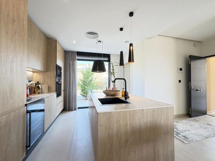 Image No.10-4 Bed Villa for sale