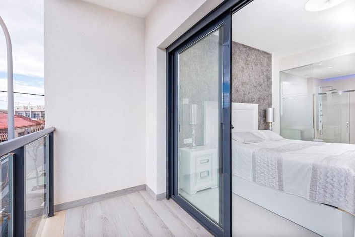 Image No.24-2 Bed Apartment for sale