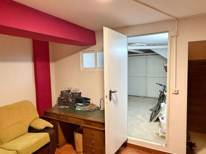 Image No.16-2 Bed Townhouse for sale