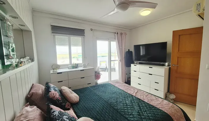 Image No.13-2 Bed Townhouse for sale