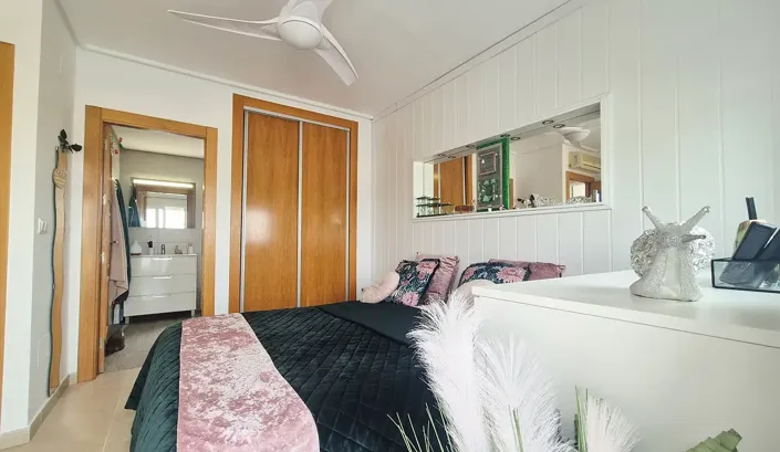 Image No.14-2 Bed Townhouse for sale