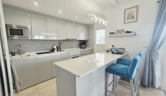 Image No.5-2 Bed Townhouse for sale