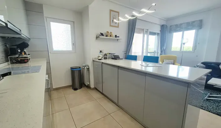 Image No.9-2 Bed Townhouse for sale