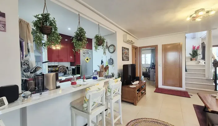 Image No.7-2 Bed Townhouse for sale