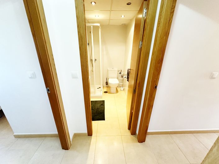 Image No.20-2 Bed Apartment for sale