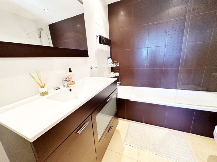 Image No.26-2 Bed Apartment for sale