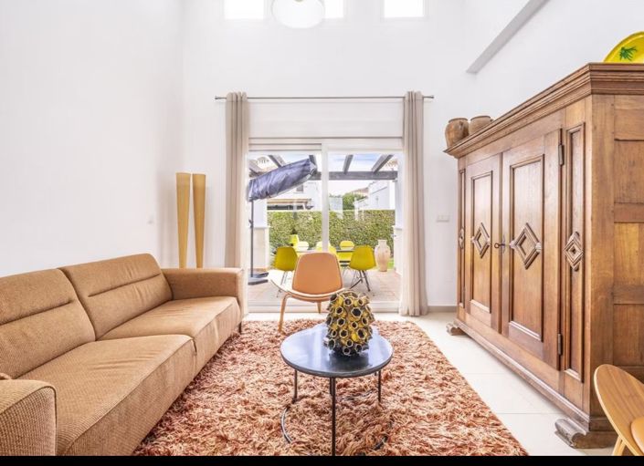 Image No.6-2 Bed Villa for sale