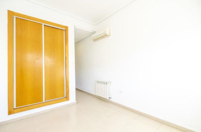 Image No.15-2 Bed Villa for sale