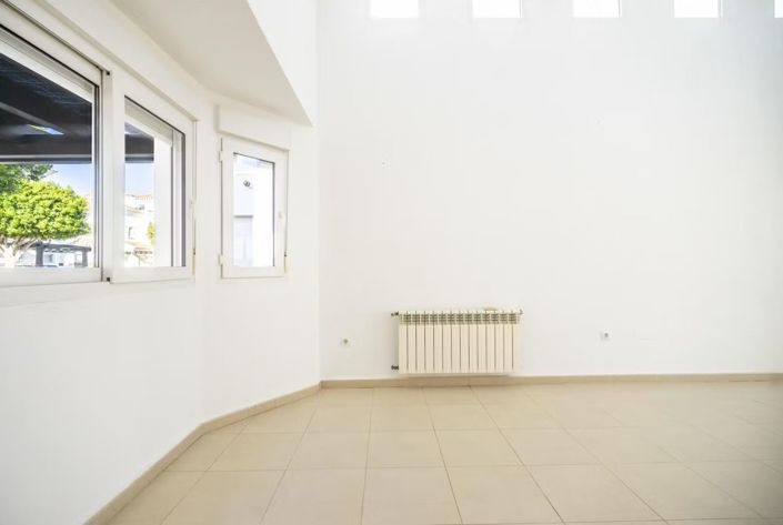 Image No.6-2 Bed Villa for sale