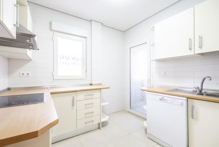 Image No.9-2 Bed Villa for sale