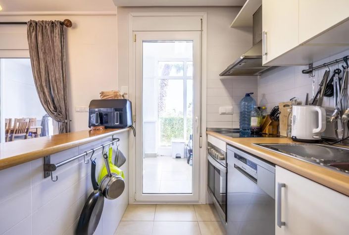 Image No.5-2 Bed Townhouse for sale