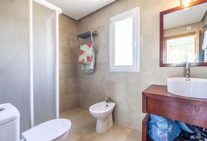 Image No.7-2 Bed Townhouse for sale