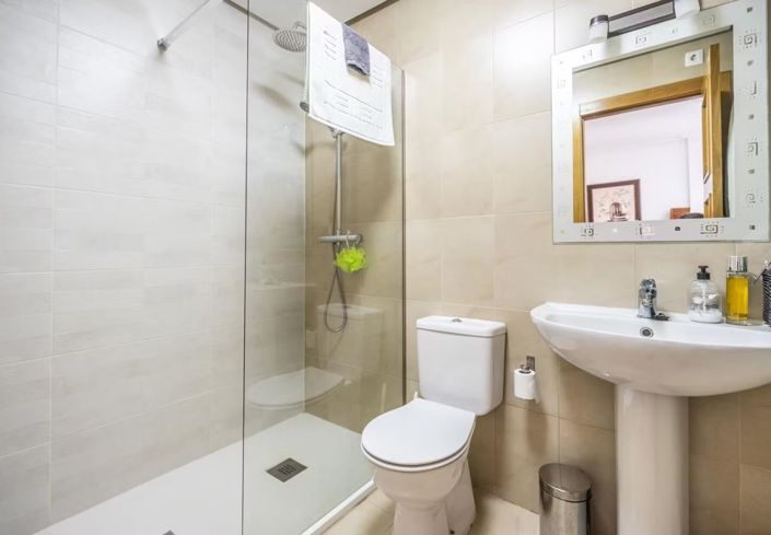 Image No.8-2 Bed Townhouse for sale