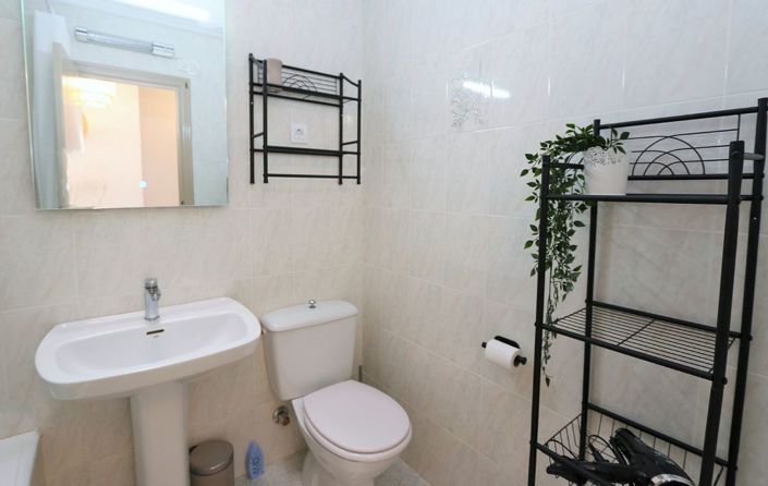 Image No.18-2 Bed Townhouse for sale