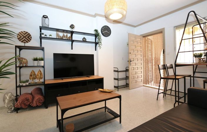 Image No.8-2 Bed Townhouse for sale