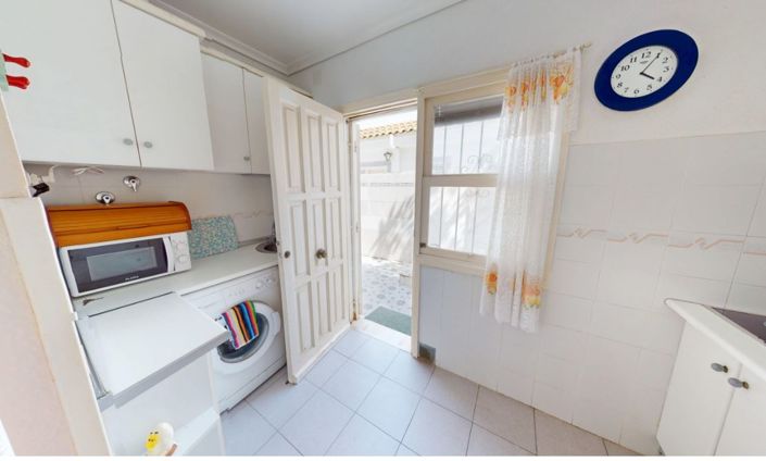 Image No.11-2 Bed Townhouse for sale