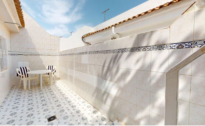 Image No.19-2 Bed Townhouse for sale