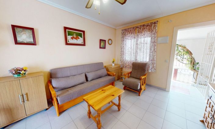 Image No.9-2 Bed Townhouse for sale