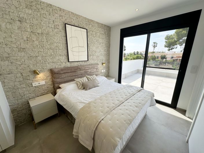 Image No.18-3 Bed Villa for sale