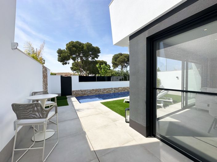 Image No.35-3 Bed Villa for sale
