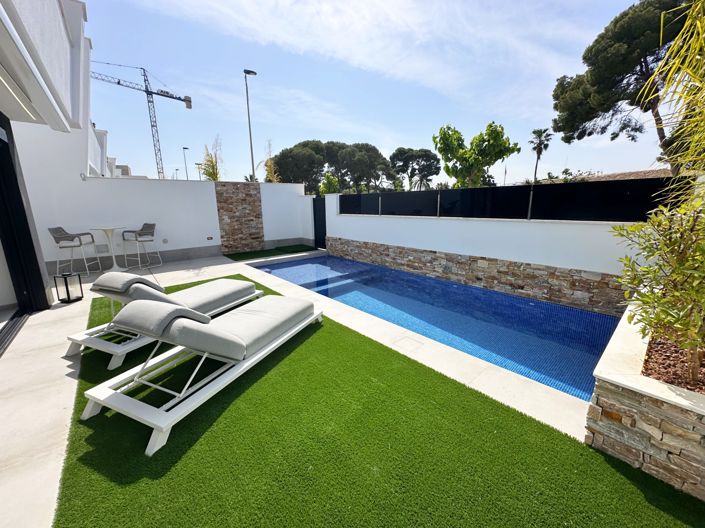 Image No.40-3 Bed Villa for sale