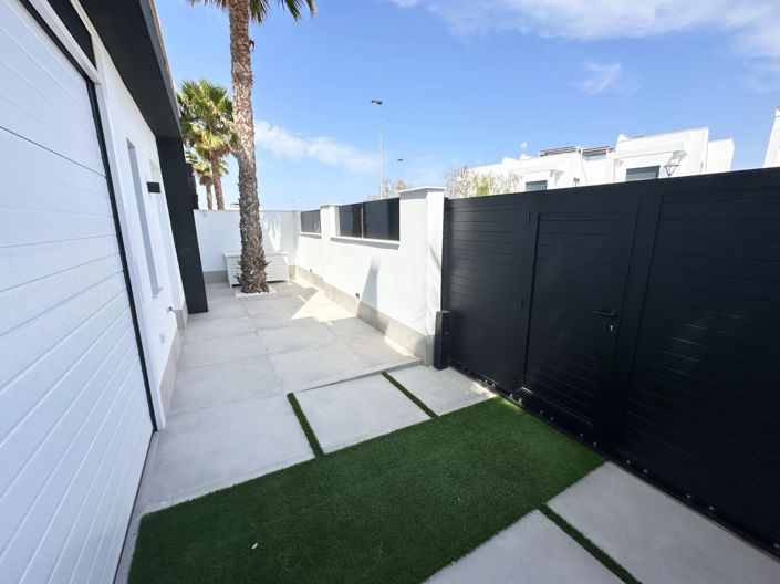 Image No.47-3 Bed Villa for sale