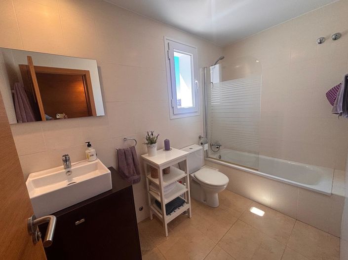 Image No.11-2 Bed Townhouse for sale