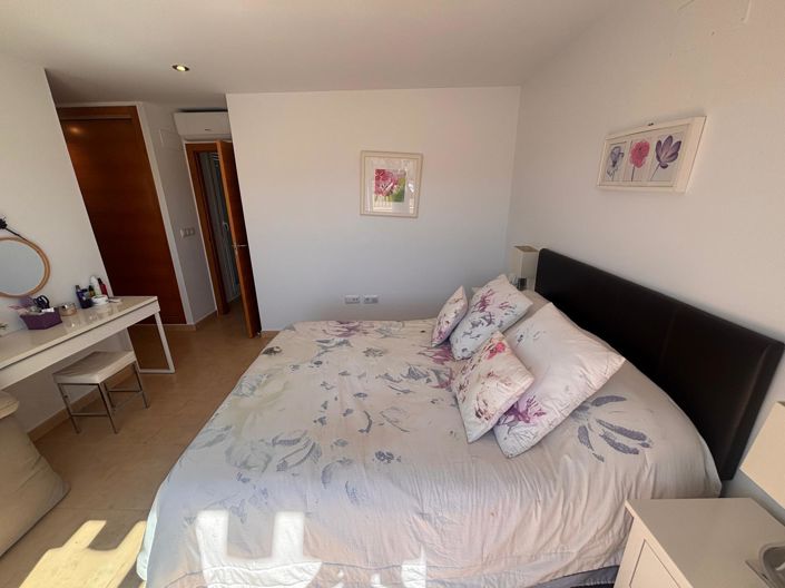 Image No.12-2 Bed Townhouse for sale