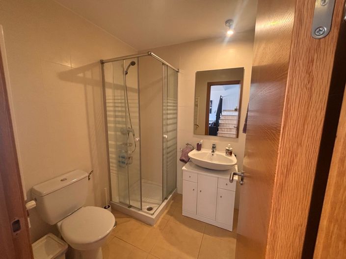 Image No.20-2 Bed Townhouse for sale