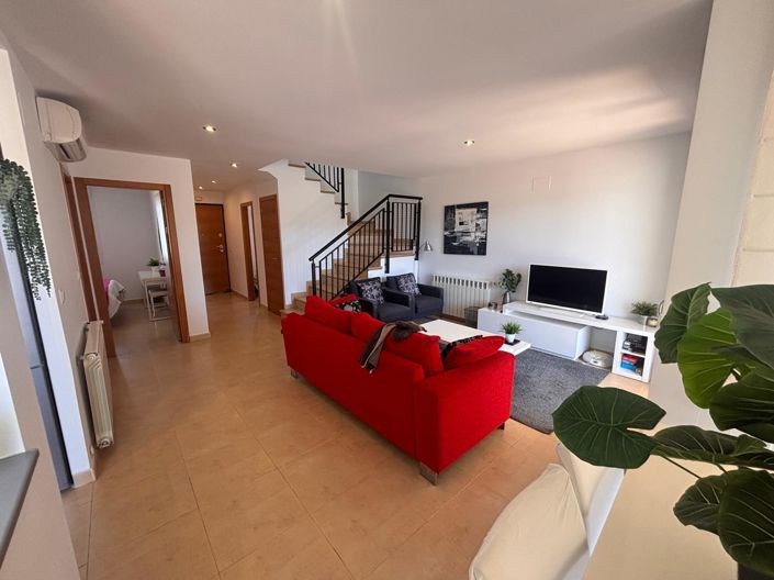 Image No.6-2 Bed Townhouse for sale