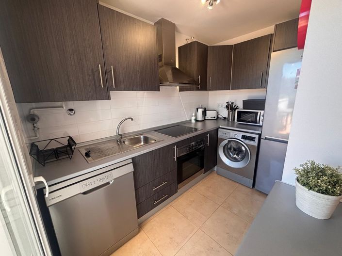 Image No.9-2 Bed Townhouse for sale