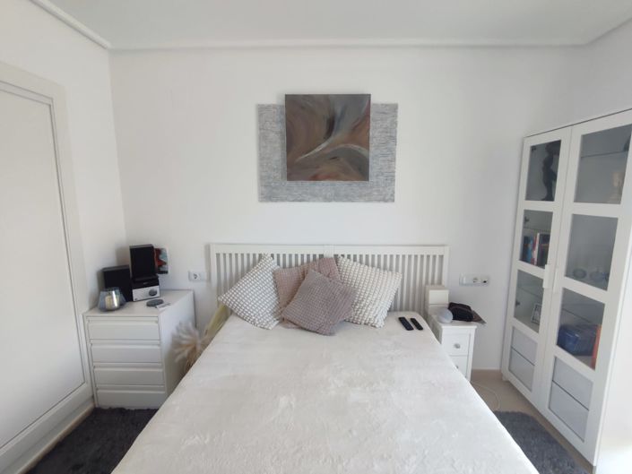 Image No.25-2 Bed Apartment for sale