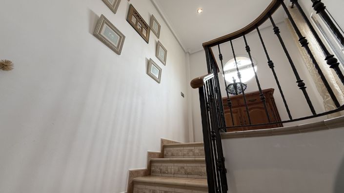 Image No.25-3 Bed Villa for sale