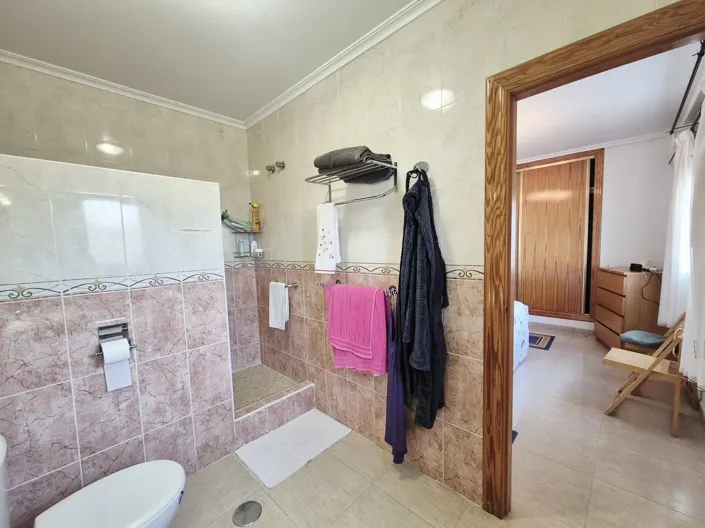 Image No.25-4 Bed Villa for sale