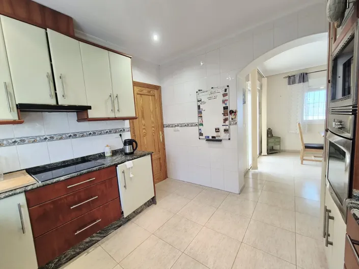 Image No.9-4 Bed Villa for sale