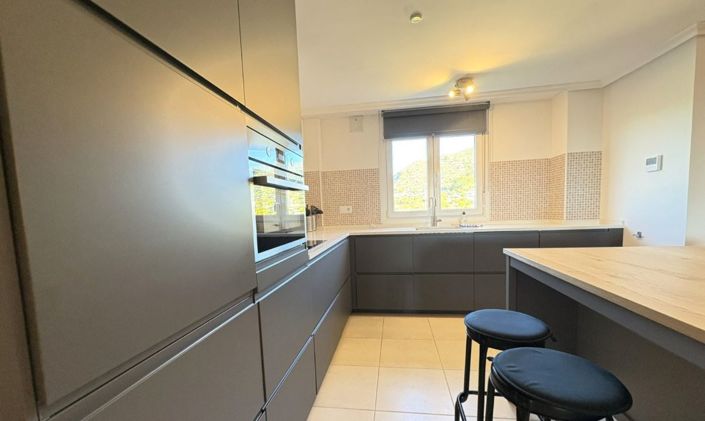 Image No.11-3 Bed Apartment for sale