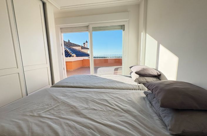 Image No.21-3 Bed Apartment for sale