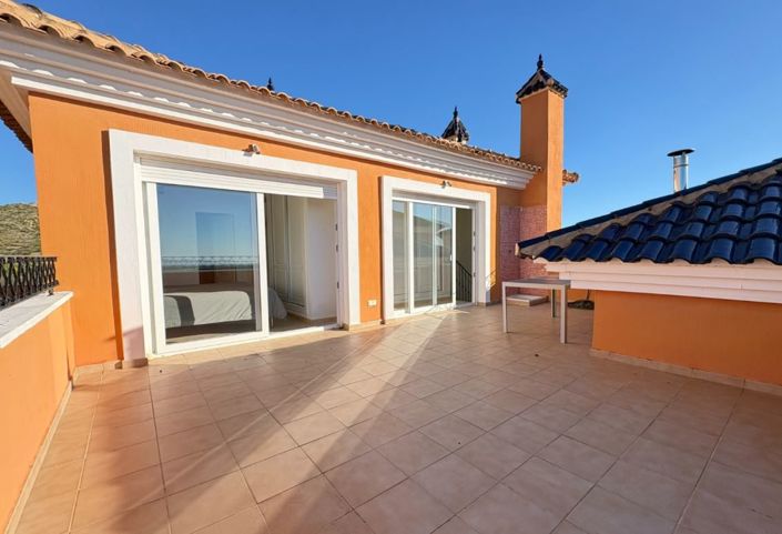 Image No.29-3 Bed Apartment for sale