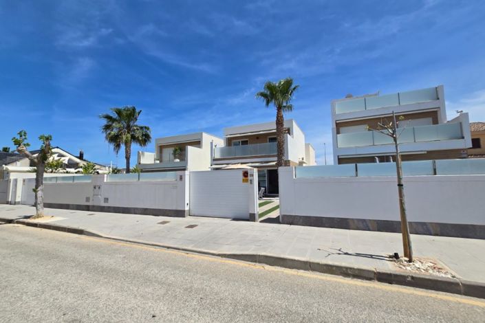 Image No.31-3 Bed Villa for sale