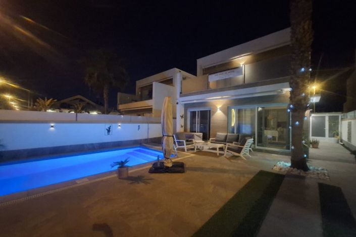 Image No.32-3 Bed Villa for sale
