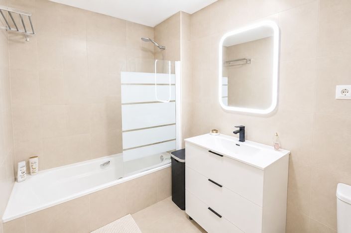 Image No.10-2 Bed Apartment for sale