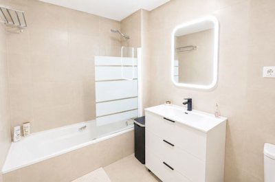 las158-bathoom-1