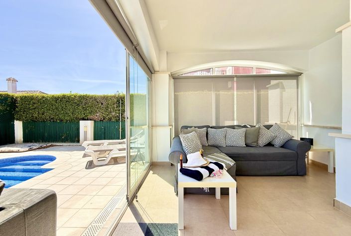 Image No.2-2 Bed Townhouse for sale