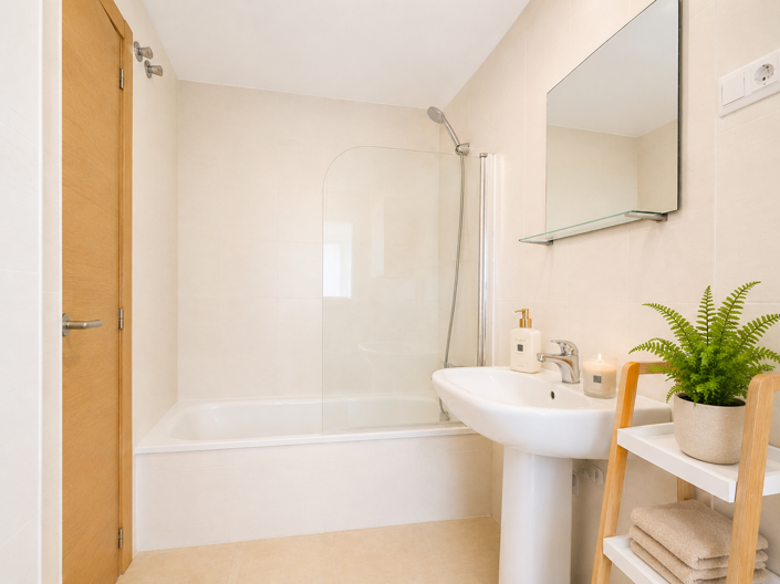 Image No.12-3 Bed Apartment for sale