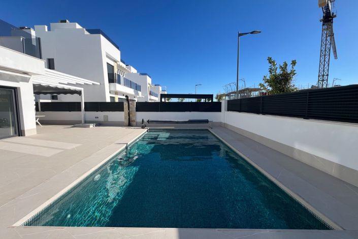 Image No.2-5 Bed Villa for sale