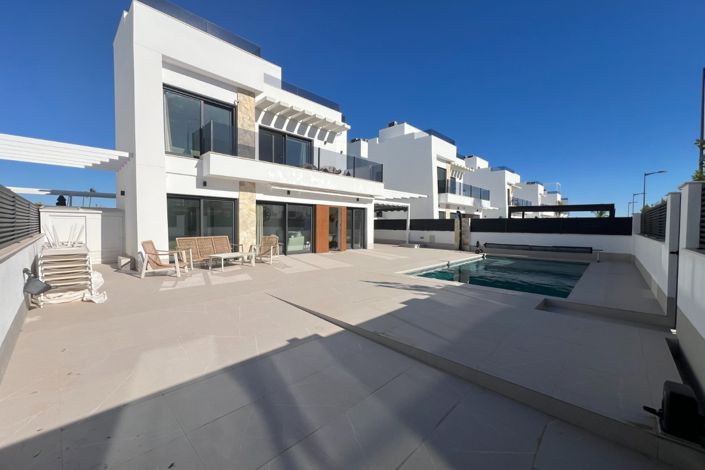 Image No.26-5 Bed Villa for sale