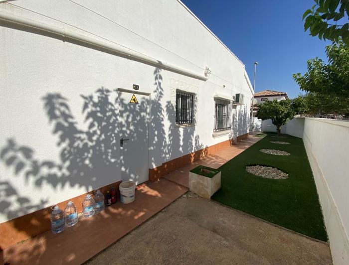 Image No.18-2 Bed Villa for sale