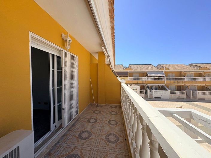 Image No.12-2 Bed Townhouse for sale