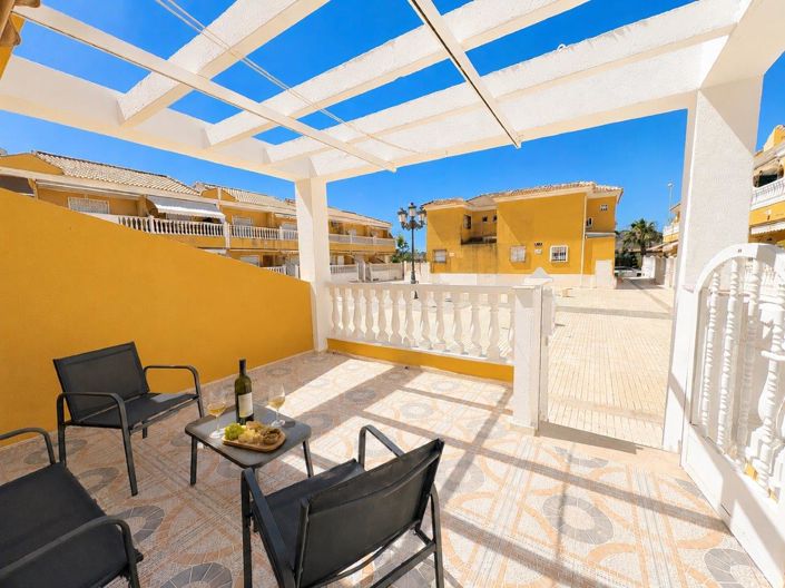 Image No.2-2 Bed Townhouse for sale