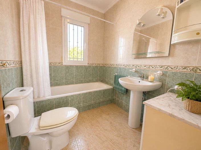 Image No.18-3 Bed Villa for sale